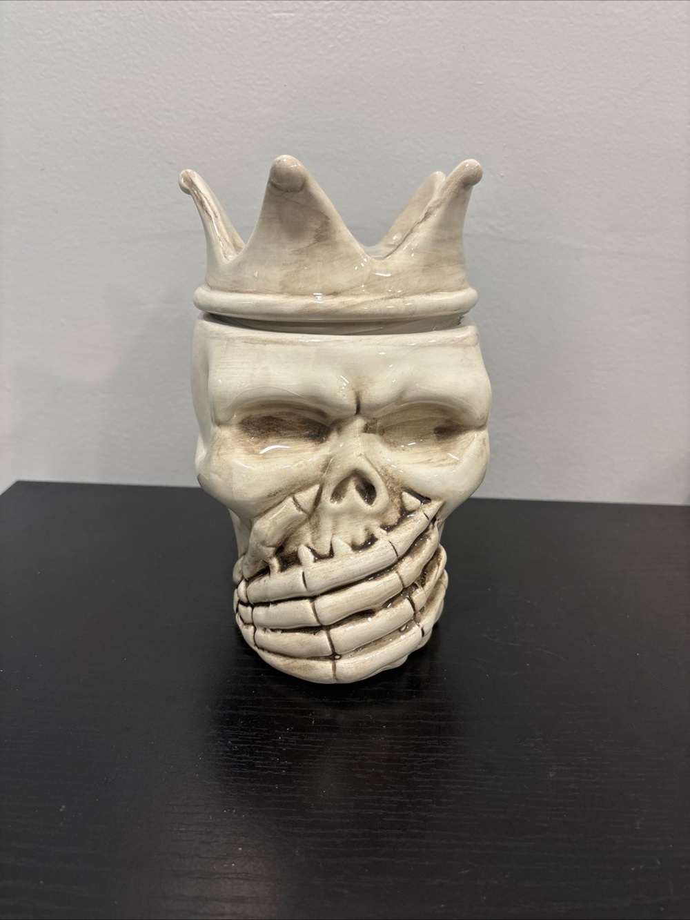 Ceramic king Skull cookie Jar with Crown Lid holiday Halloween spooky